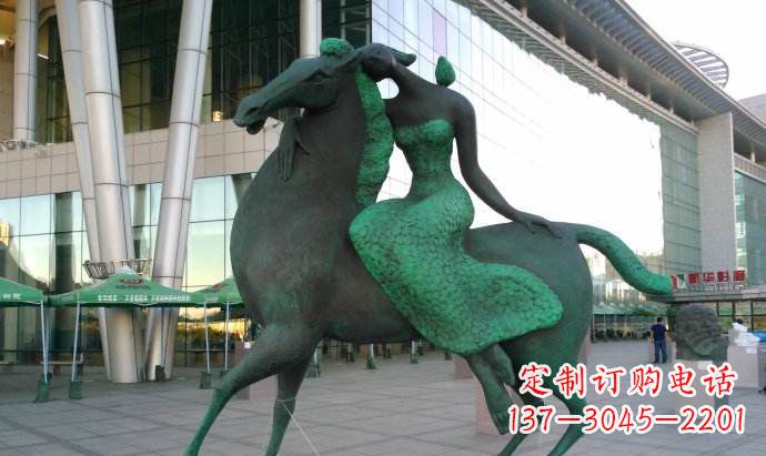 开封骑马雕塑让女孩的梦想变为现实