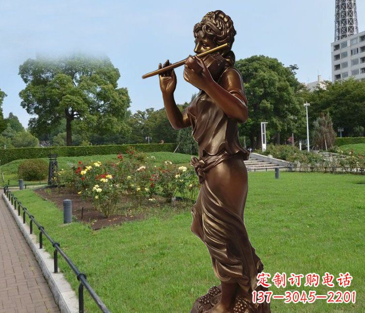 开封美女雕塑把美景变成静物