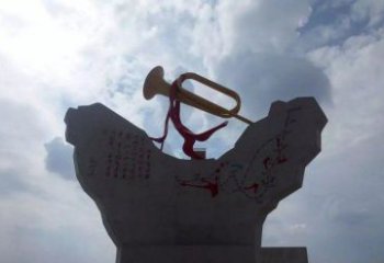 开封革命烈士冲锋号雕塑让革命历史长存