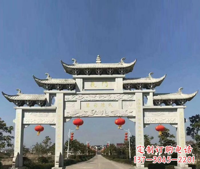 开封传承百年,村口牌楼雕塑的历史