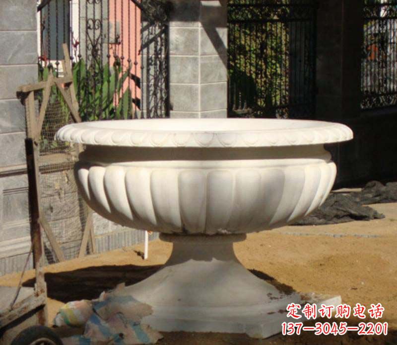 开封精美大理石花盆雕塑