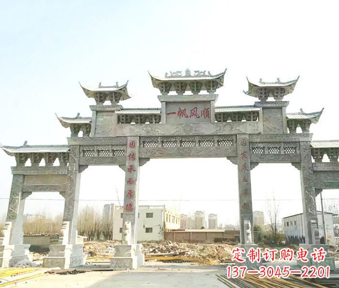 开封别具一格的大型五门石雕牌楼