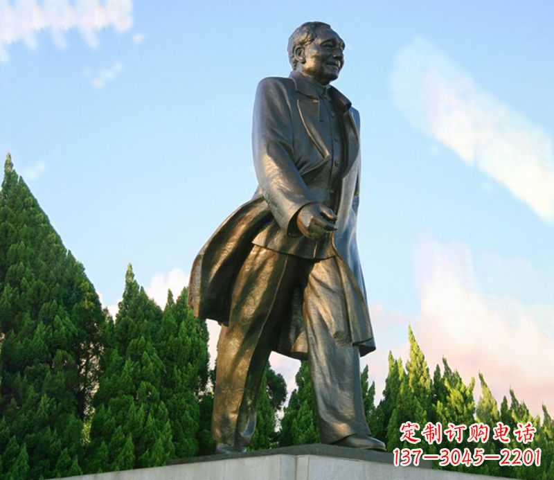 开封邓小平广场伟人铜雕