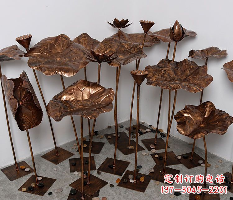 开封锻铜荷花景观雕塑