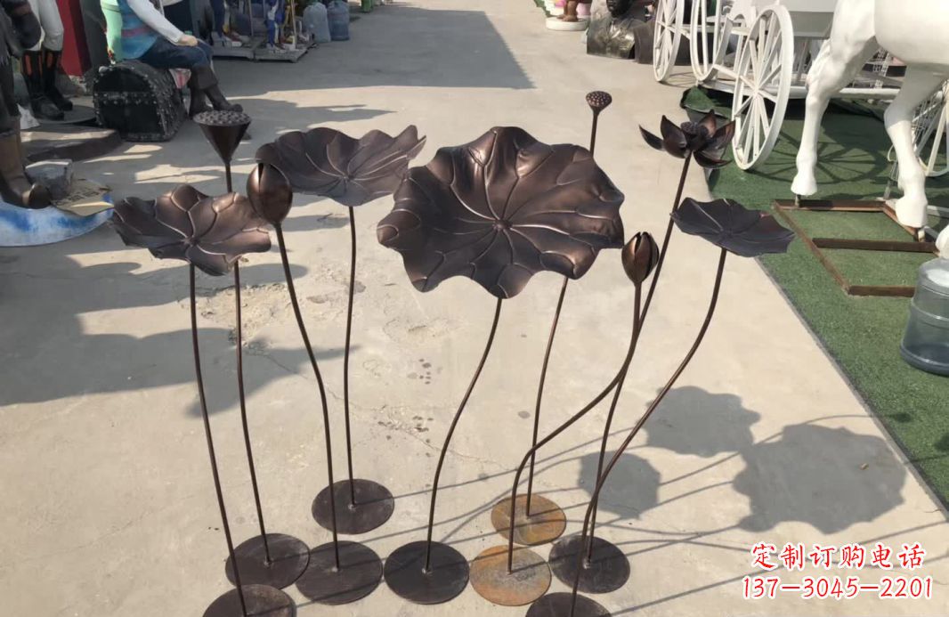 开封锻铜园林荷花铜雕塑
