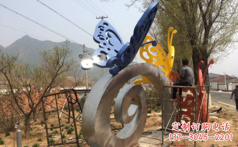 开封优雅无比,不锈钢蝴蝶雕塑