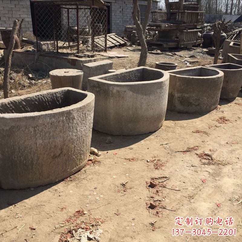 开封中领雕塑——仿古做旧弧形石槽雕塑