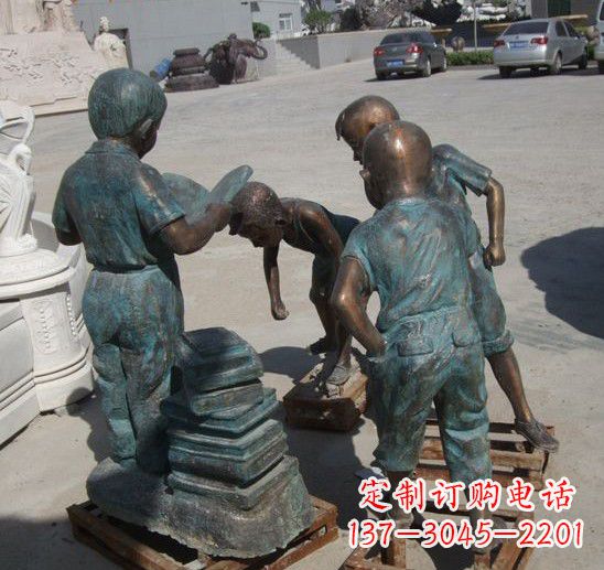 开封童话般的梦幻小孩铜雕塑