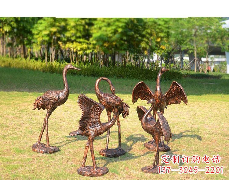 开封仿铜钢玻璃摇头仙鹤雕塑