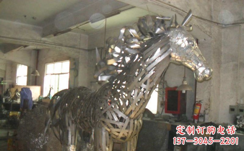 开封不锈钢抽象马动物雕塑