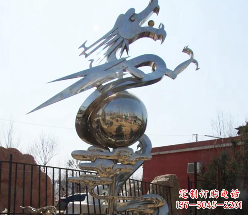 开封传统与现代完美结合的青铜龙雕塑