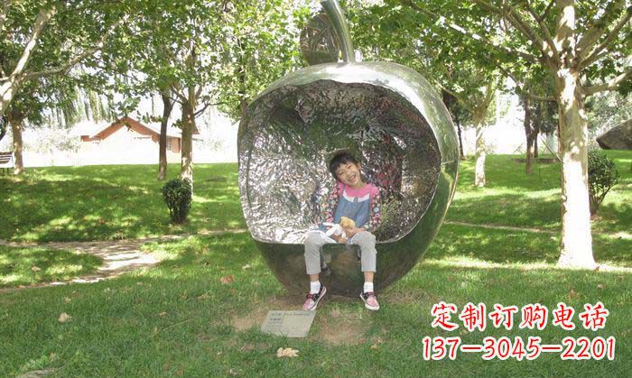 开封精致雕刻不锈钢苹果座椅雕塑