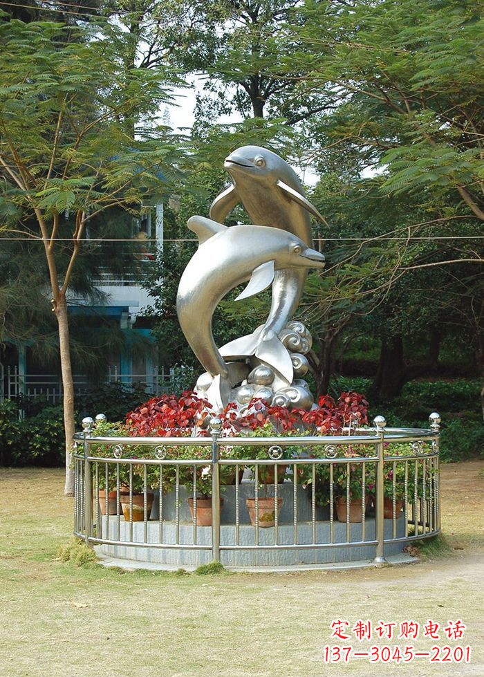 开封不锈钢踏浪海豚雕塑