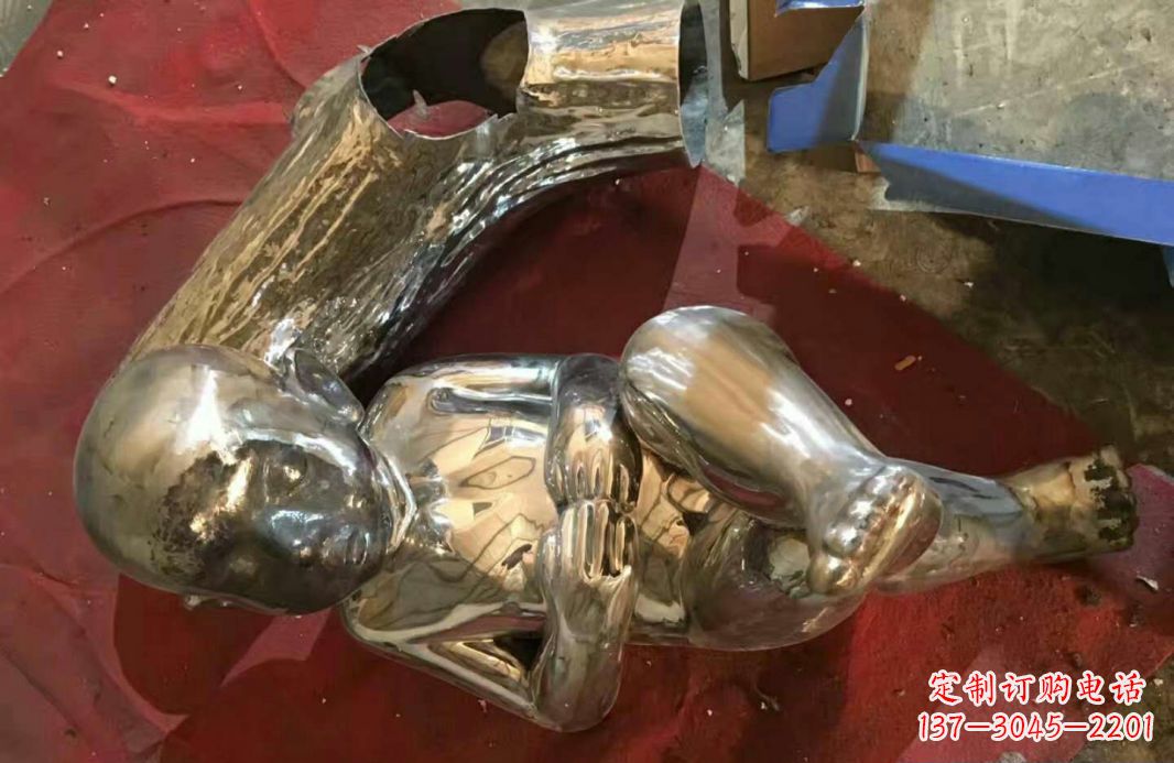 开封风格时尚可爱的不锈钢儿童雕塑