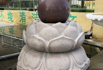 开封金色彩绘风水球雕塑