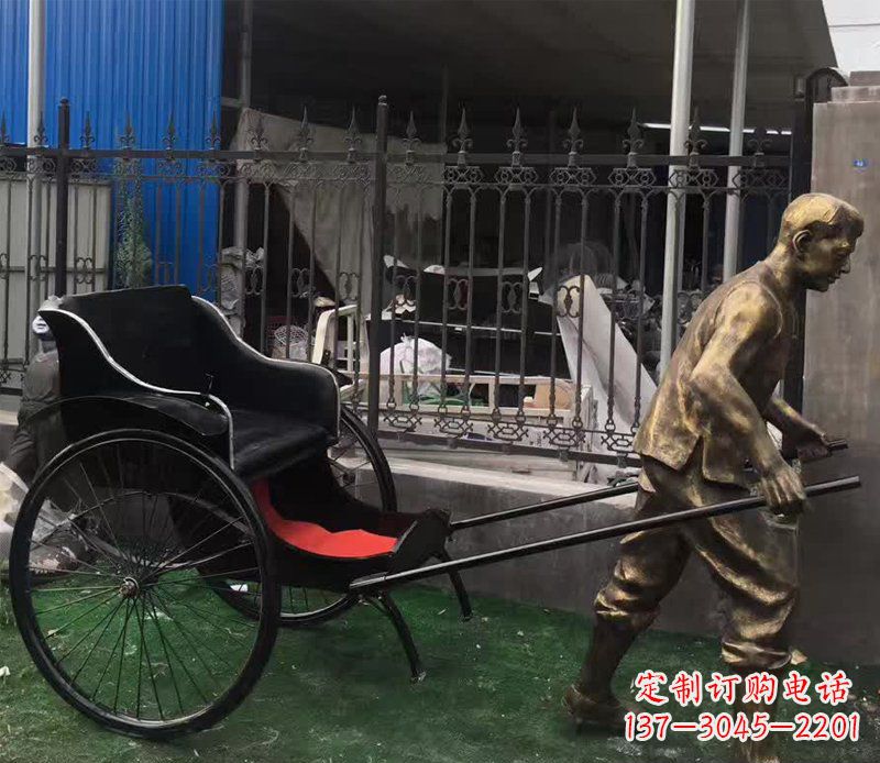 开封欣赏精美的手工雕刻车夫青铜雕塑