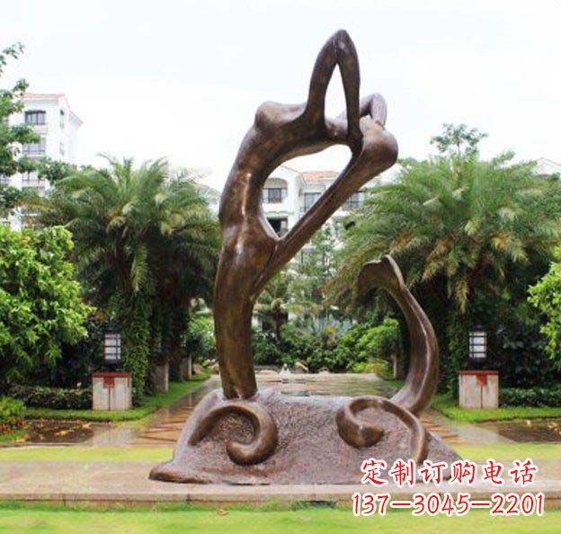 开封艺术美感之旅——抽象美人鱼雕塑