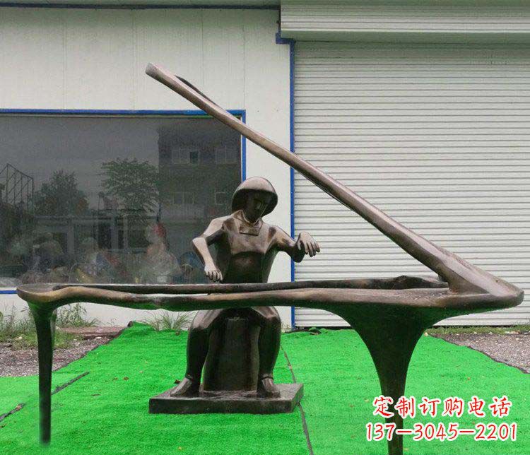 开封 传奇钢琴雕塑