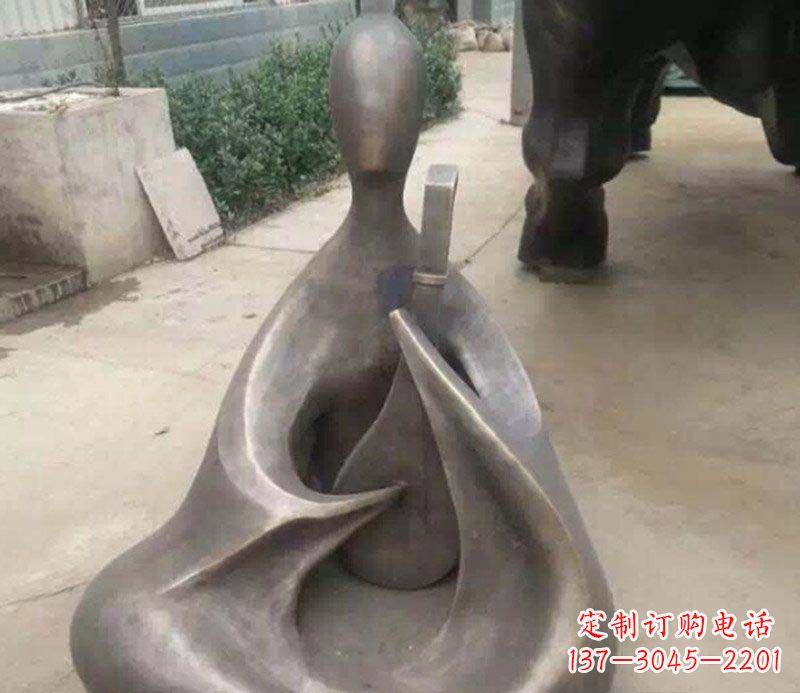 开封抽象景观弹琵琶铜雕