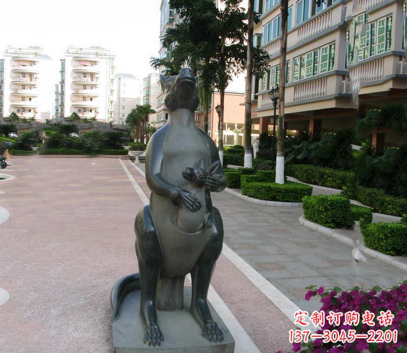 开封动物园礼品精美袋鼠雕塑