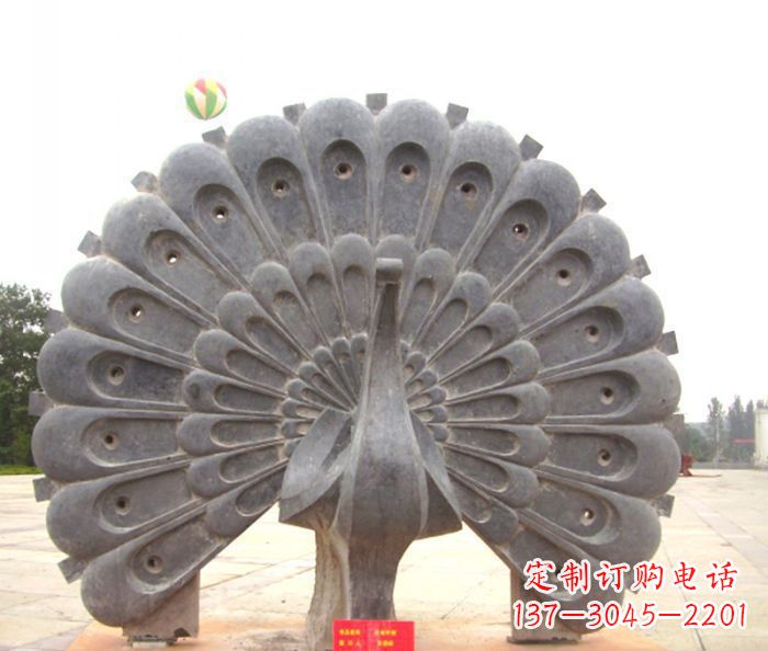 开封公园动物孔雀开屏石雕