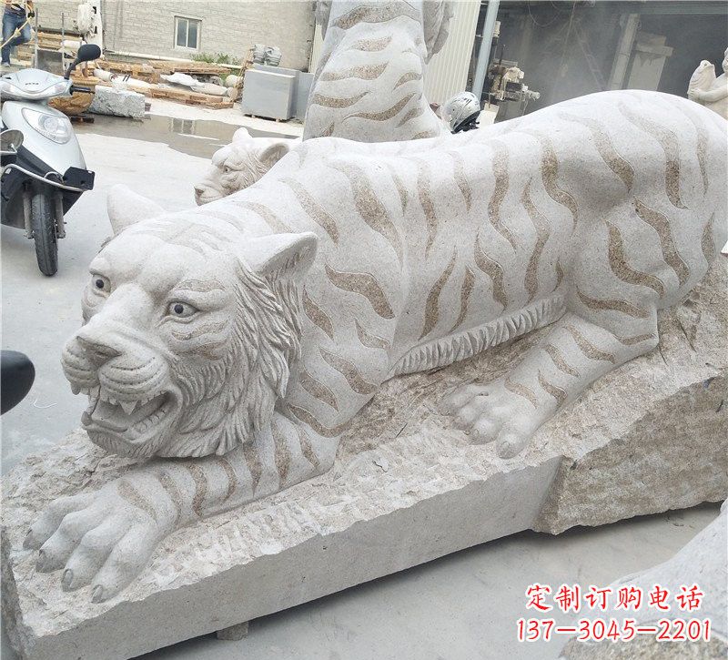开封中领雕塑精美大型老虎石雕,精雕细琢展现雄壮气势