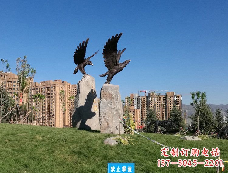 开封公园动物老鹰铜雕