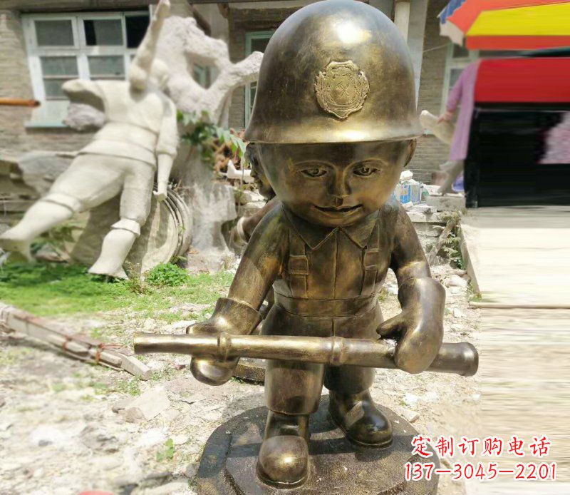 开封精致细腻的交通警察铜雕