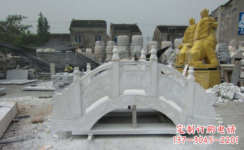 开封精美的大理石拱桥雕塑
