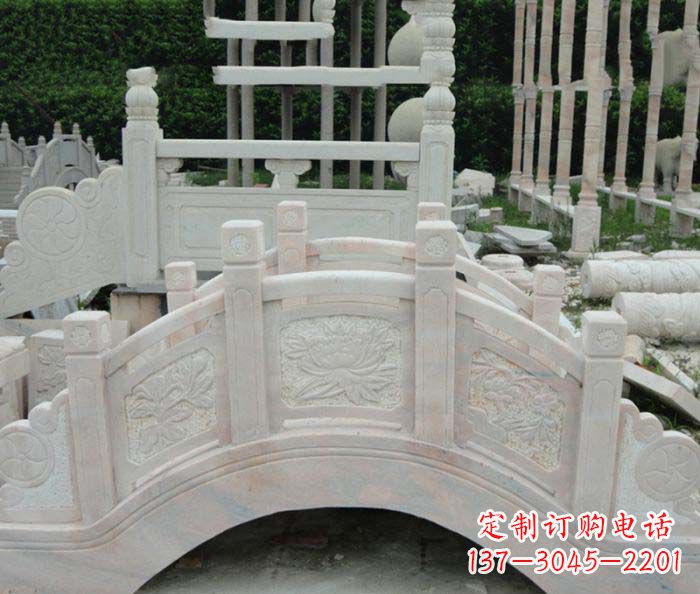 开封公园景观晚霞红石拱桥
