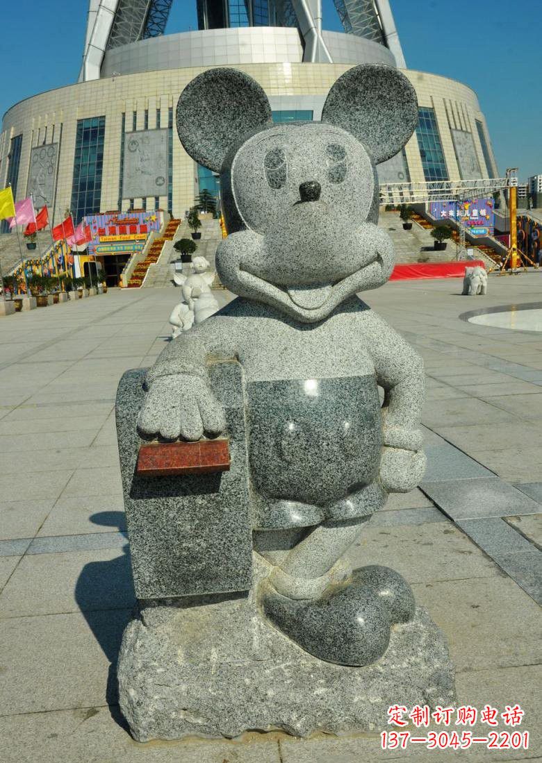 开封令人惊叹的米老鼠塑像