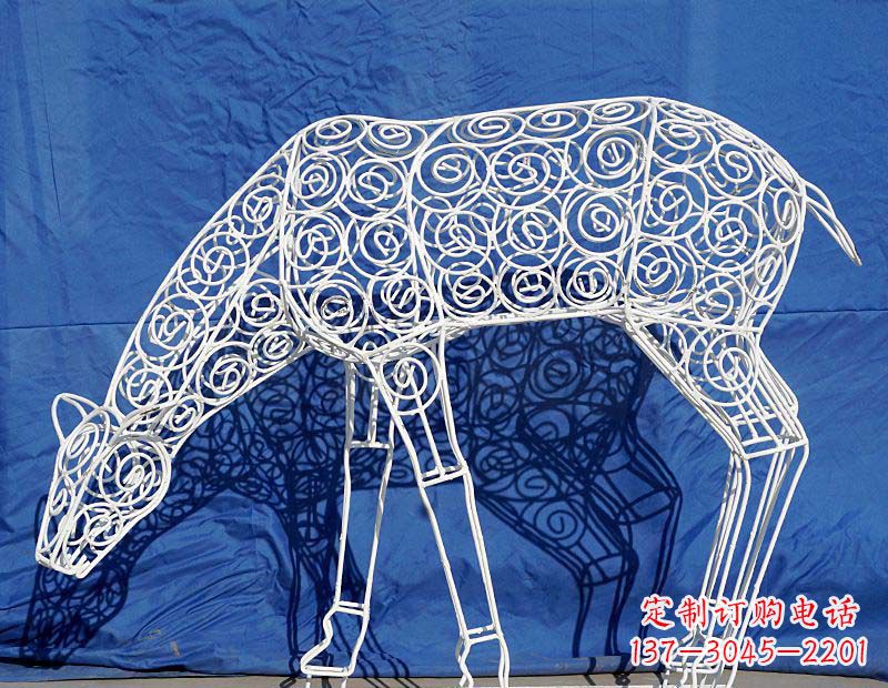 开封精致不锈钢镂空梅花鹿雕塑