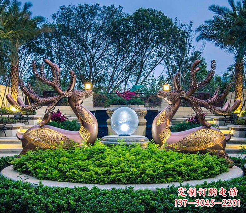 开封梅花鹿不锈钢雕塑