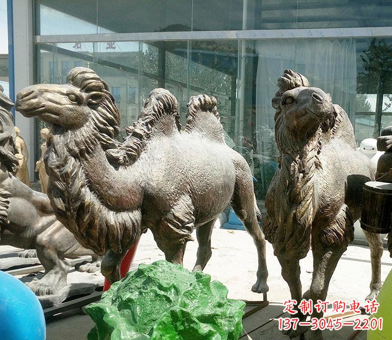 开封公园骆驼动物铜雕 (2)