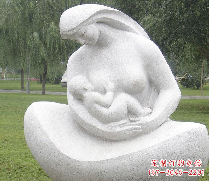 开封精美母亲喂奶石雕塑