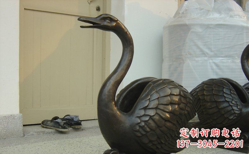 开封绝美铜板雕刻天鹅雕塑