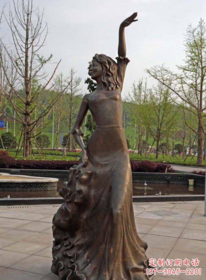 开封公园跳舞的女孩人物铜雕