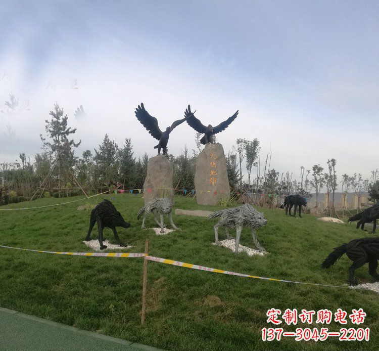 开封令人惊叹的老鹰雕塑