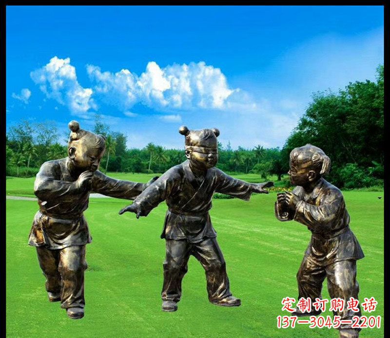 开封公园玩捉迷藏的儿童铜雕