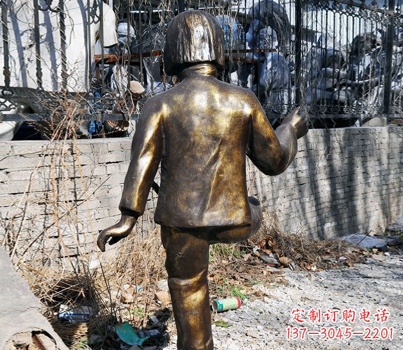 开封公园小女孩踢毽子铜雕