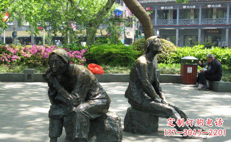 开封充满深情的老人铜雕