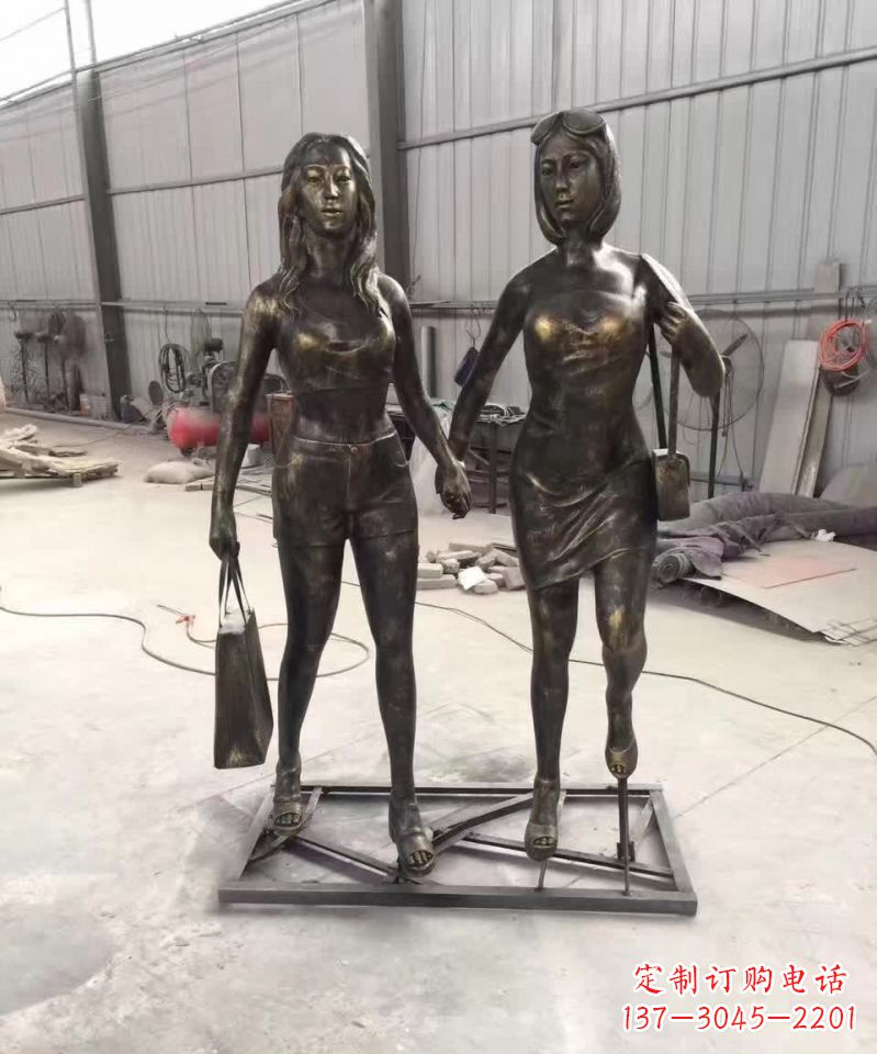 开封铜雕女人唤醒美好回忆