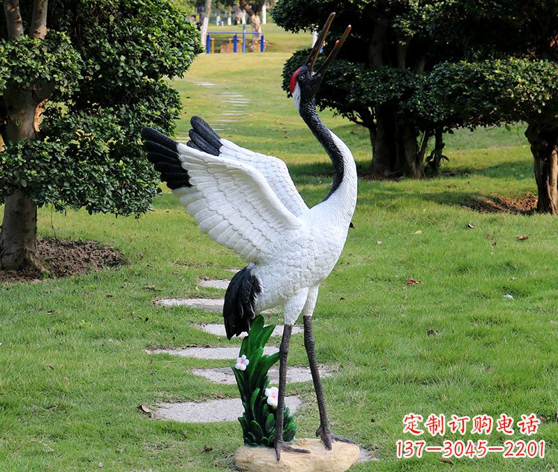 开封古典仙鹤雕塑,融入神秘风语