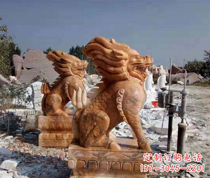 开封精美绝伦,古典神兽晚霞红石雕麒麟