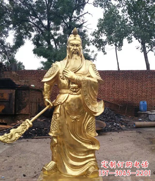 开封关公提刀武财神铜雕,展现神秘而又令人敬畏的力量