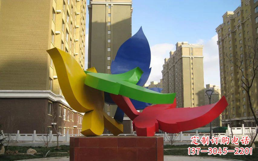 开封造型精美的不锈钢树叶雕塑