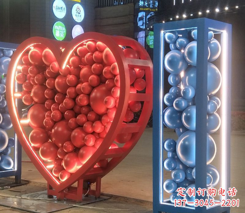 开封艺术级不锈钢字母雕塑