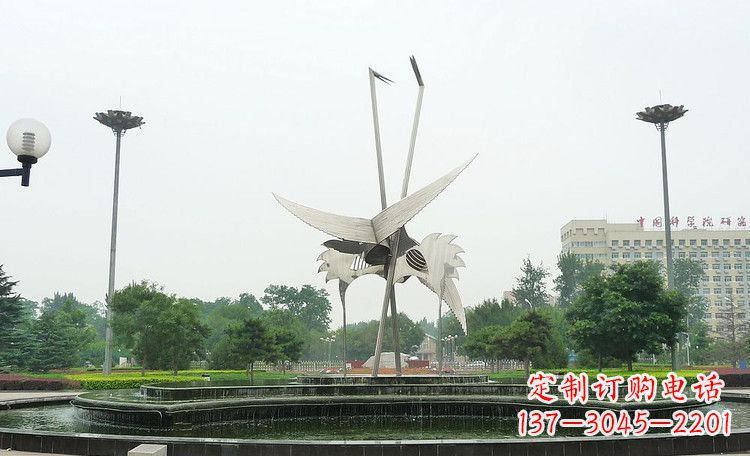 开封极致之美,仙鹤雕塑展示现代精致生活