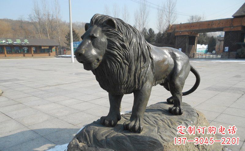 开封中领雕塑推出一款精美的华丽非洲狮铜雕,将…