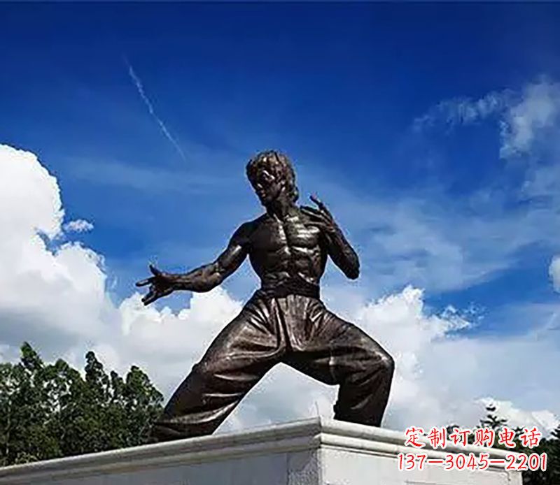 开封铸造传奇——李小龙铜雕塑
